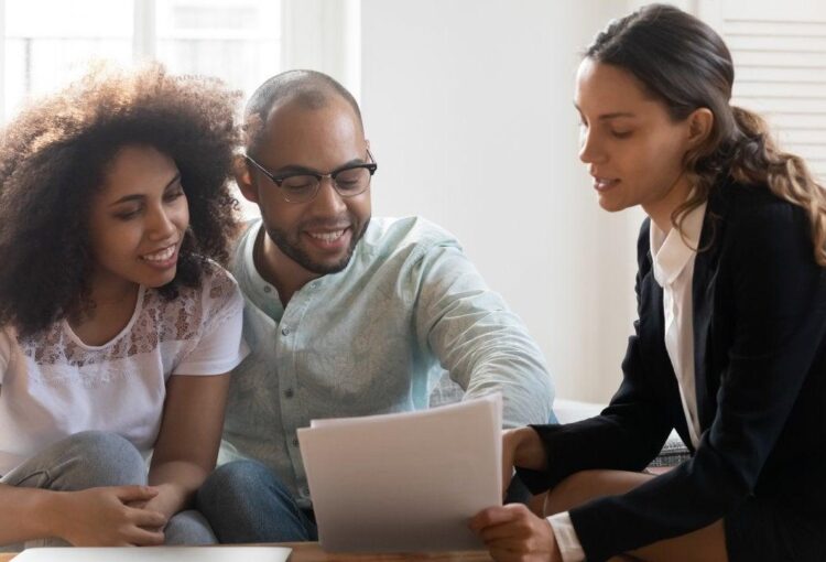 Should You Stay with Your Lender or Switch at Renewal Time?